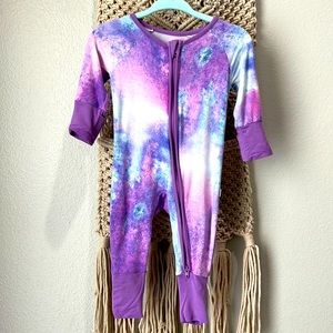 🎨 Watercolors 🎨 Little Sleepies zippy, NB, EUC no stains, rips or holes.